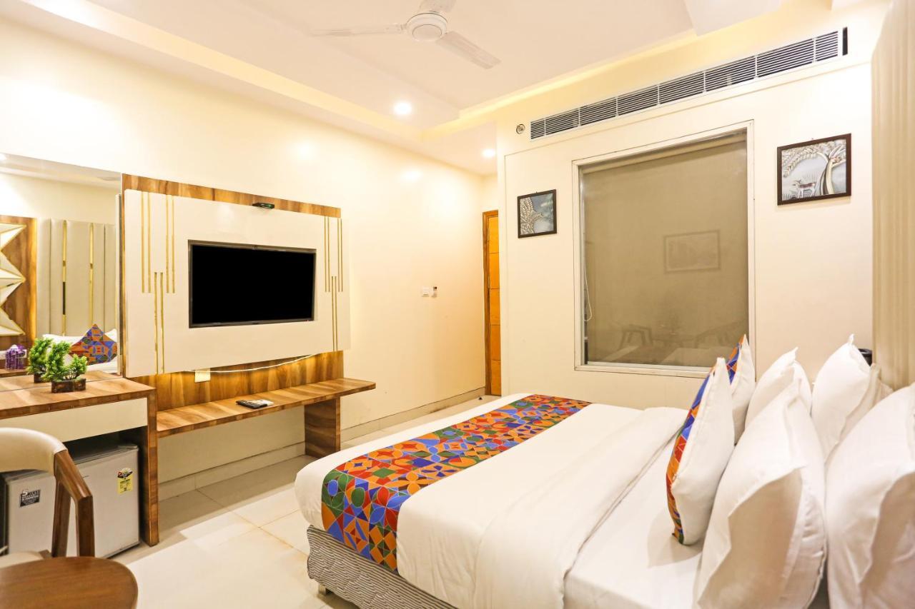 Frank Stay-Newly Built Worth -2Mins Walk From Rk Ashram Metro Satation New Delhi Ngoại thất bức ảnh
